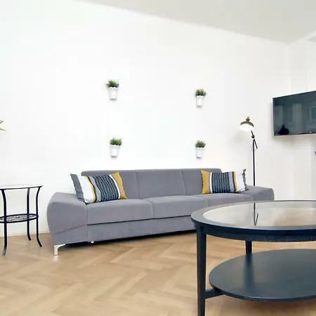 With 2 Bathrooms * Praag