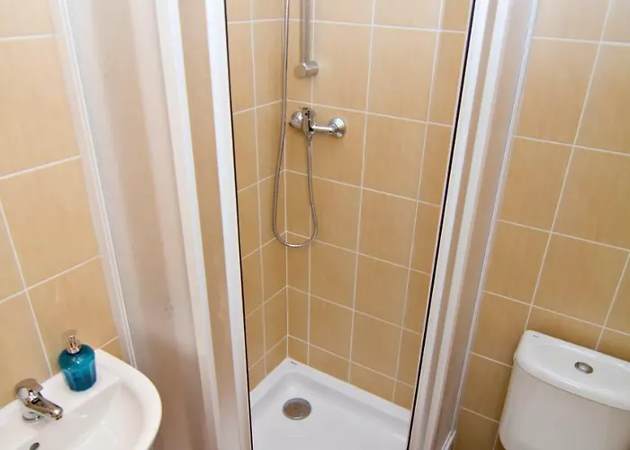 With 2 Bathrooms Apartment *