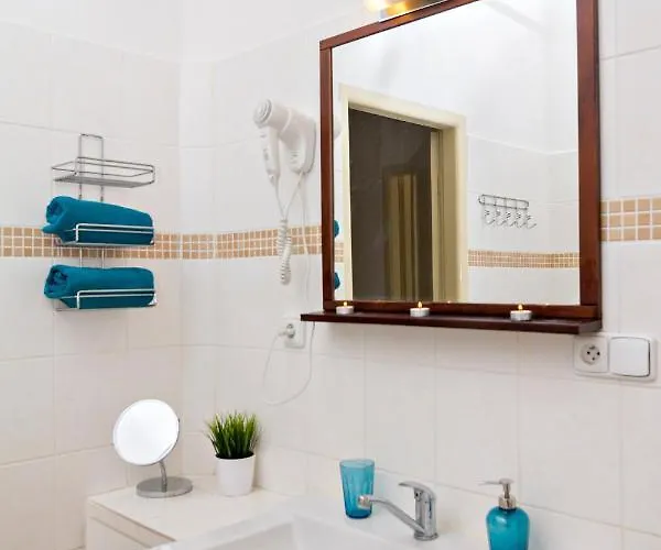 With 2 Bathrooms Διαμέρισμα Πράγα