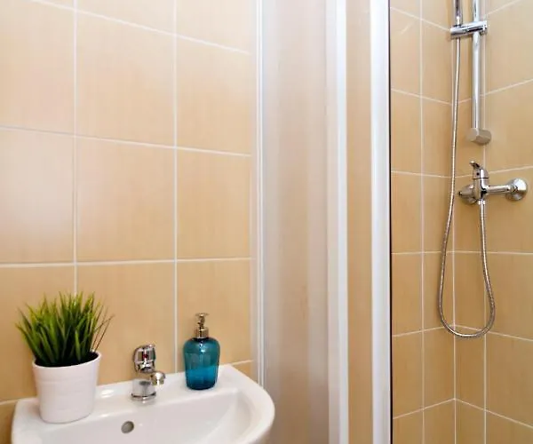 With 2 Bathrooms *