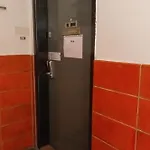 With 2 Bathrooms Praag