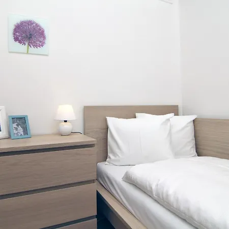 Apartment With 2 Bathrooms *