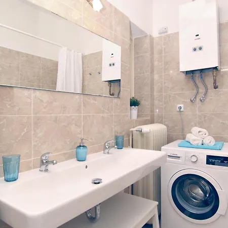 Apartment With 2 Bathrooms *