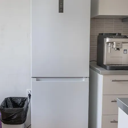 With 2 Bathrooms *