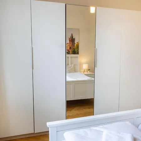 With 2 Bathrooms - 9 Min Walk To Old Town Square 프라하