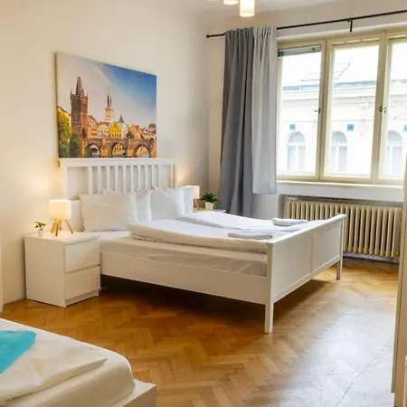 With 2 Bathrooms - 9 Min Walk To Old Town Square *