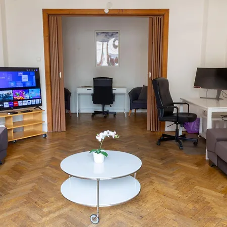 아파트 With 2 Bathrooms - 9 Min Walk To Old Town Square *