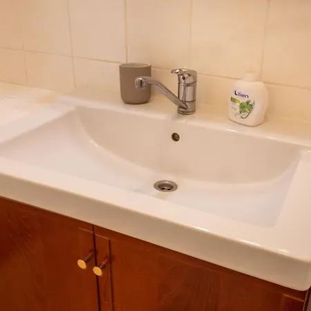 With 2 Bathrooms - 9 Min Walk To Old Town Square 프라하