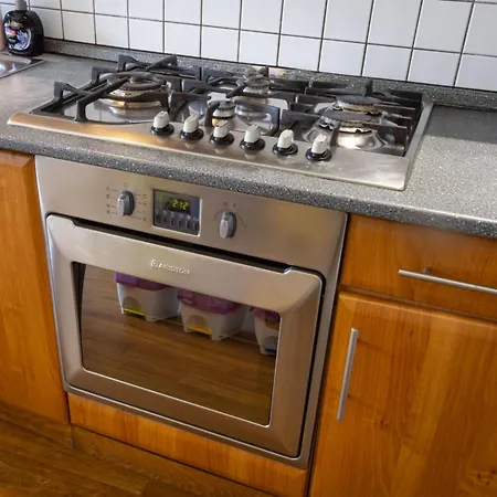 With 2 Bathrooms - 9 Min Walk To Old Town Square 아파트