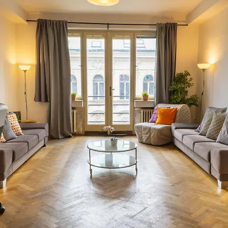 아파트 With 2 Bathrooms - 9 Min Walk To Old Town Square *