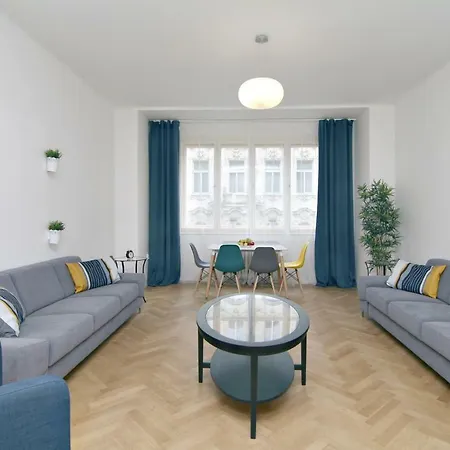 Apartment With 2 Bathrooms