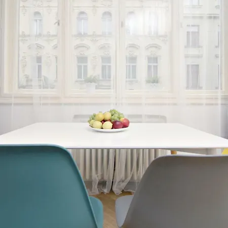 With 2 Bathrooms Apartament Praga