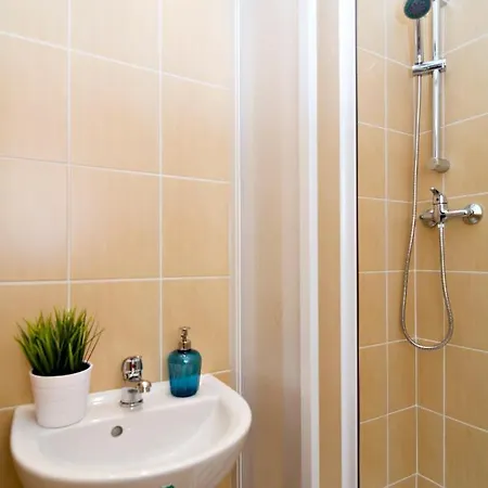 With 2 Bathrooms *