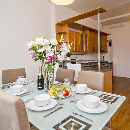 Apartment With 2 Bathrooms